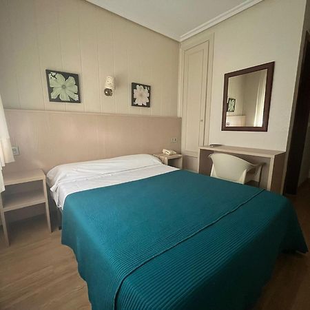 Hotel La Basilica Venta De Banos ภายนอก รูปภาพ