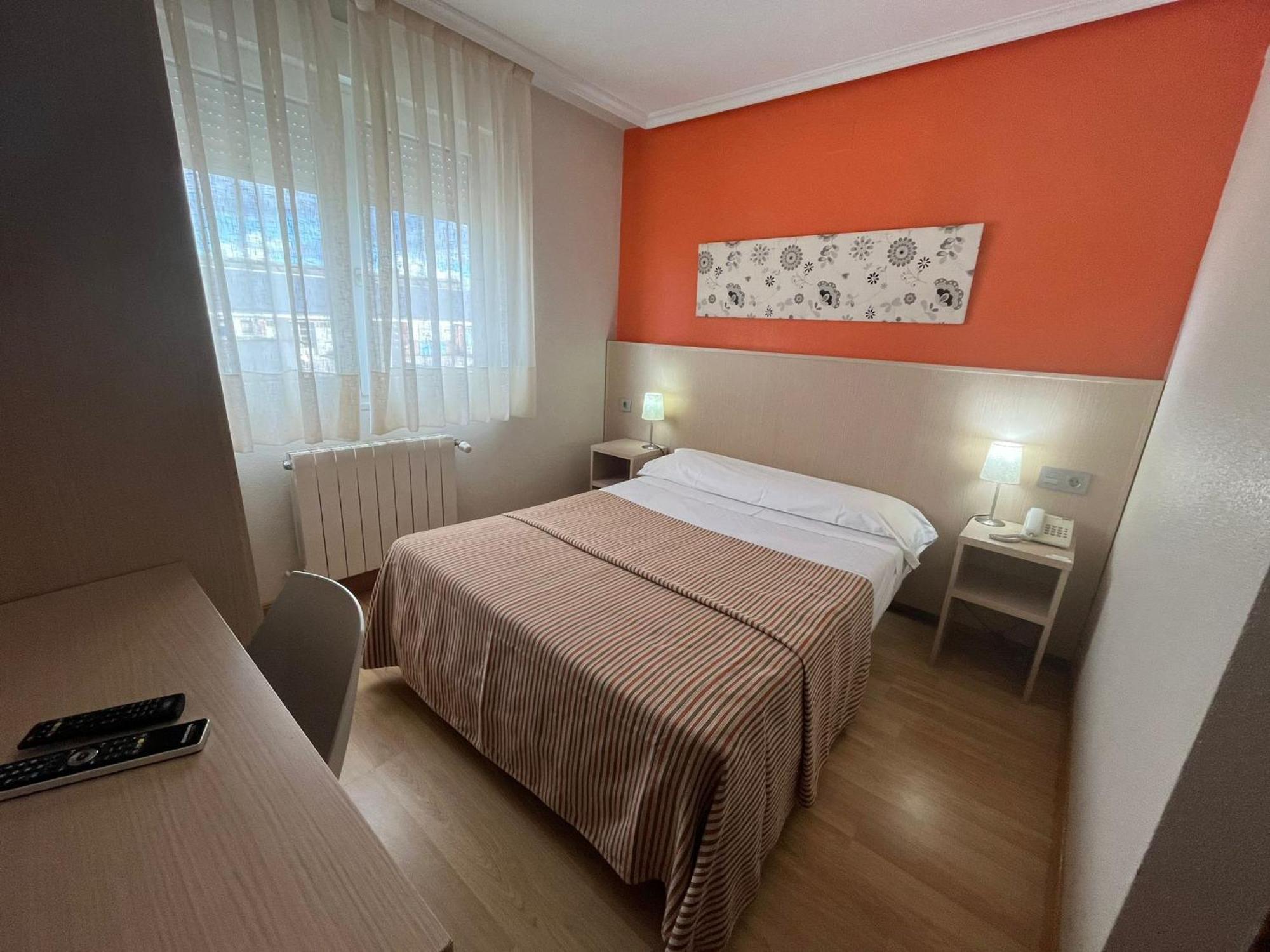 Hotel La Basilica Venta De Banos ภายนอก รูปภาพ