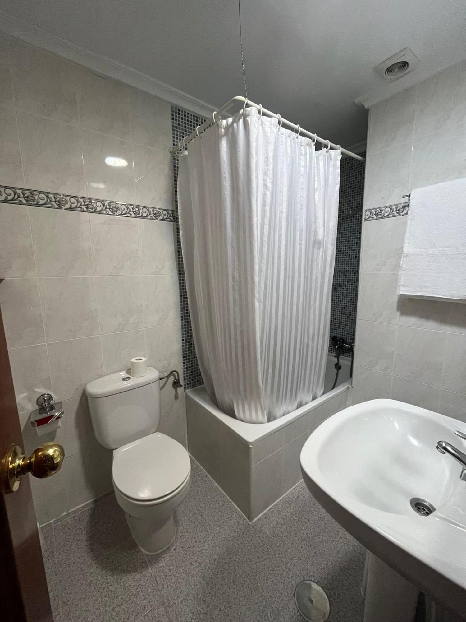 Hotel La Basilica Venta De Banos ภายนอก รูปภาพ