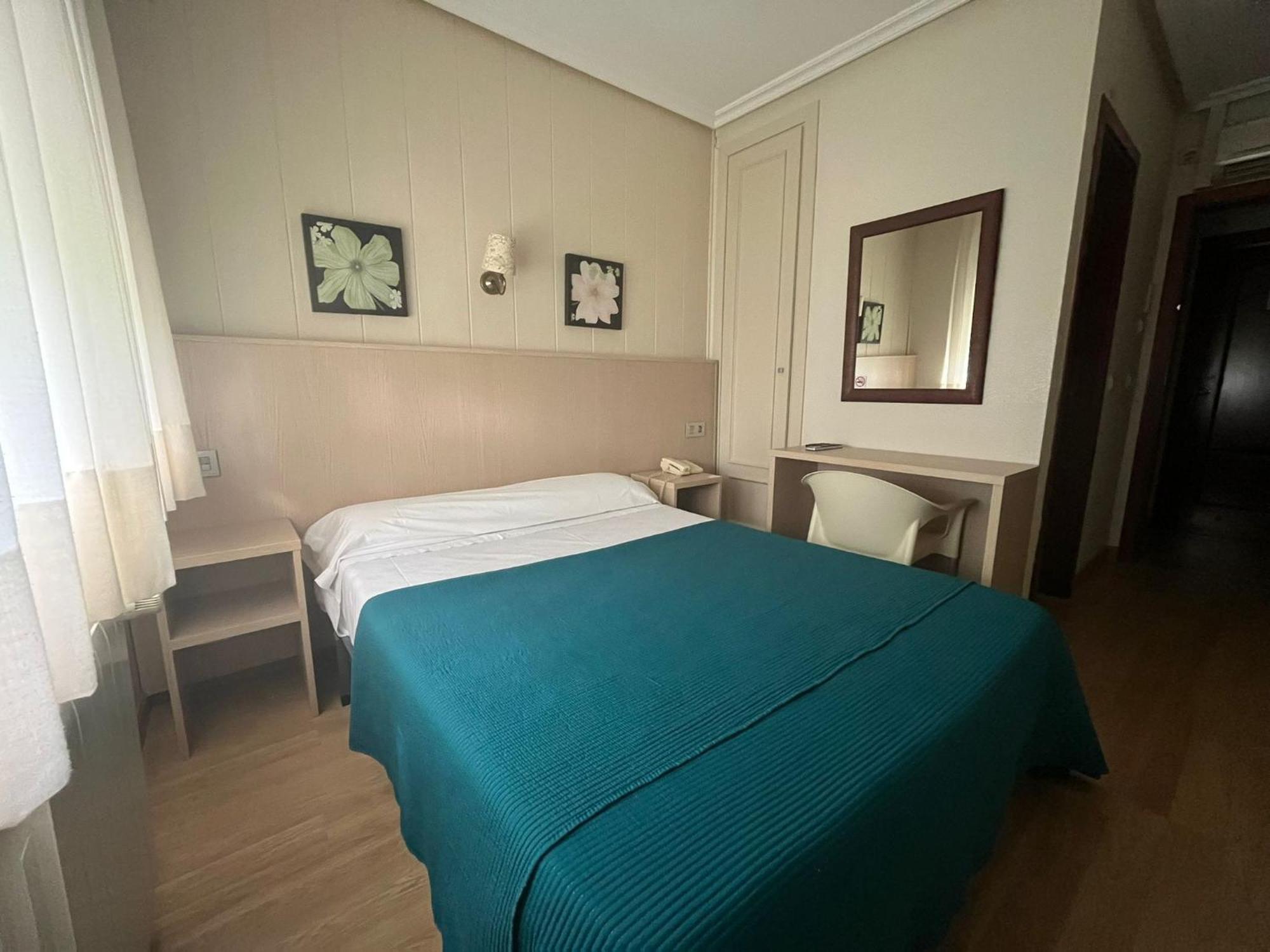 Hotel La Basilica Venta De Banos ภายนอก รูปภาพ
