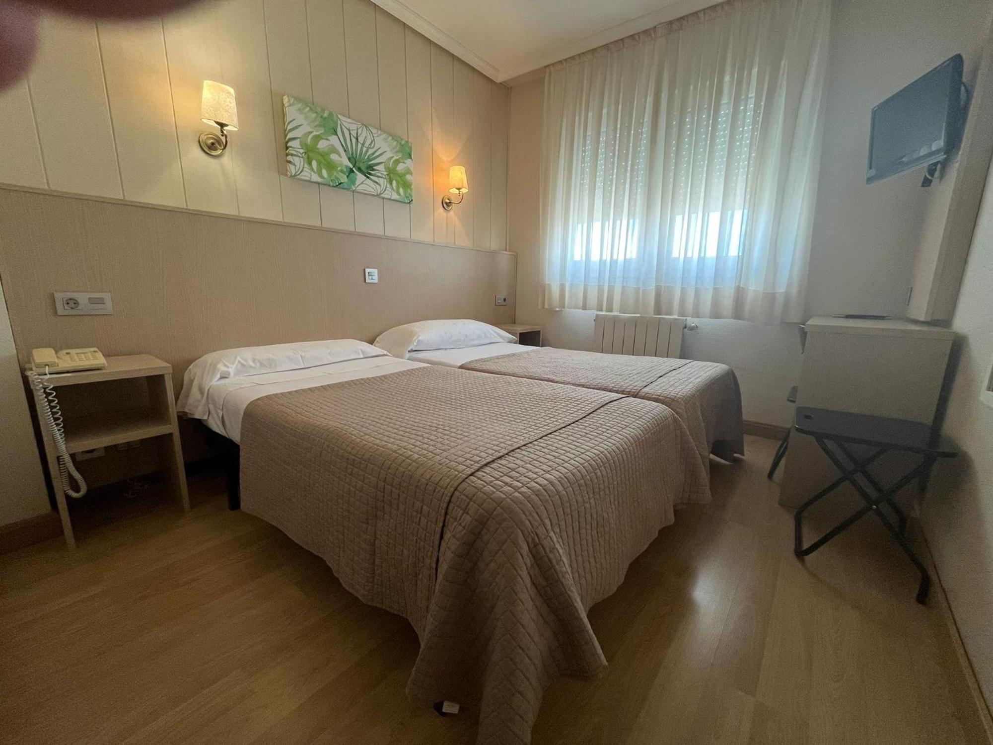Hotel La Basilica Venta De Banos ภายนอก รูปภาพ